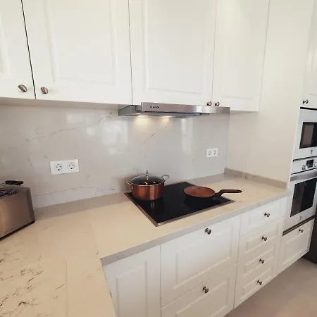 Apartmán Elegant And Spacious With Sea Vieuw *